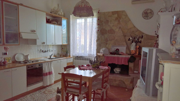 Vendita appartamento pomigliano d'arco. trilocale in via corradino ... Porta a scrigno ad angolo arco