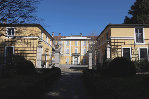 Vendita villa valbrembo. ottimo stato, posto auto, balcone ... Disegno Balcone Ville