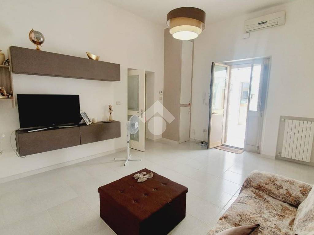 Sale Apartment Bari. 2room flat in via isonzo 52. Excellent condition