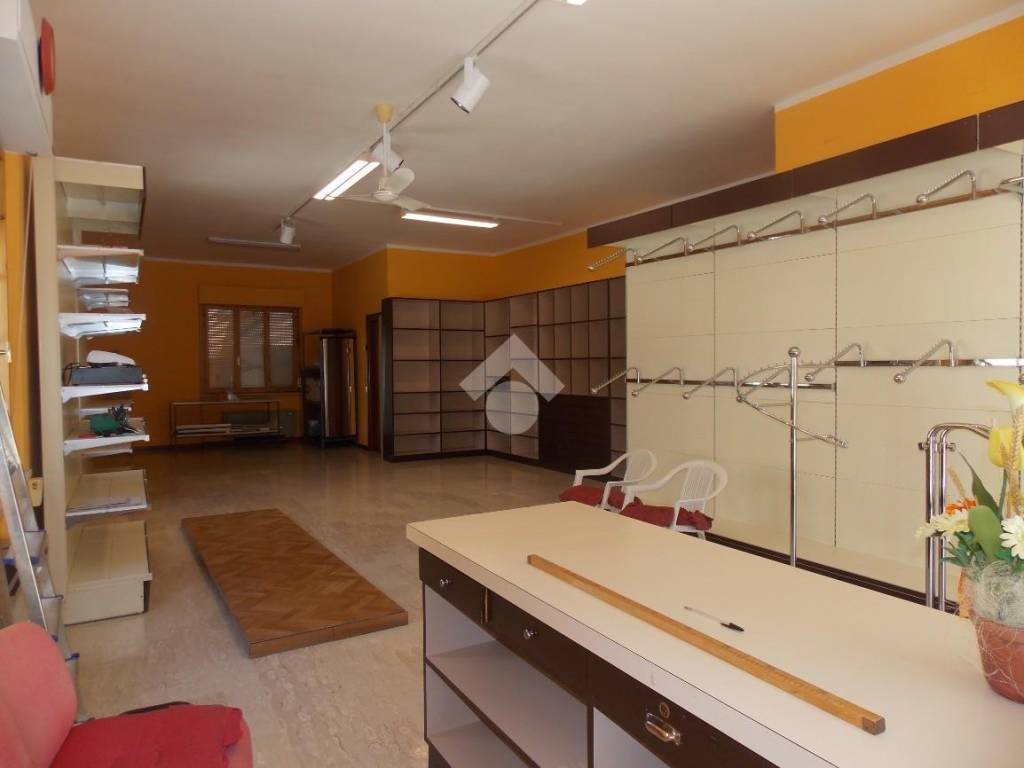 Locale Commerciale Via Nocera Umbra Foligno Rif 89412331 