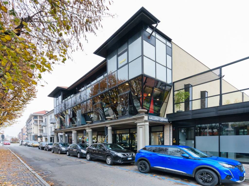 Locale commerciale piazza Martiri della Libertà 3, Rivoli, rif. 92394882 Immobiliare.it