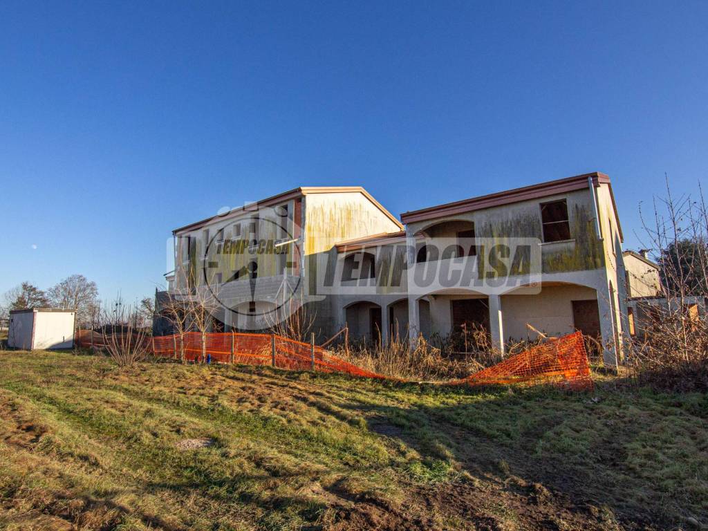 Sale Terraced house in via Dante Credera Rubbiano. To be refurbished