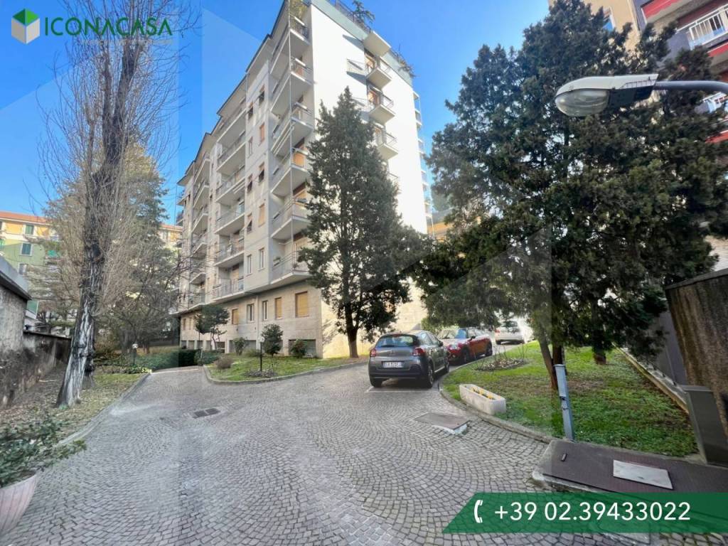 Vendita Appartamento Milano Trilocale In Via Romolo Bitti 32 Buono 