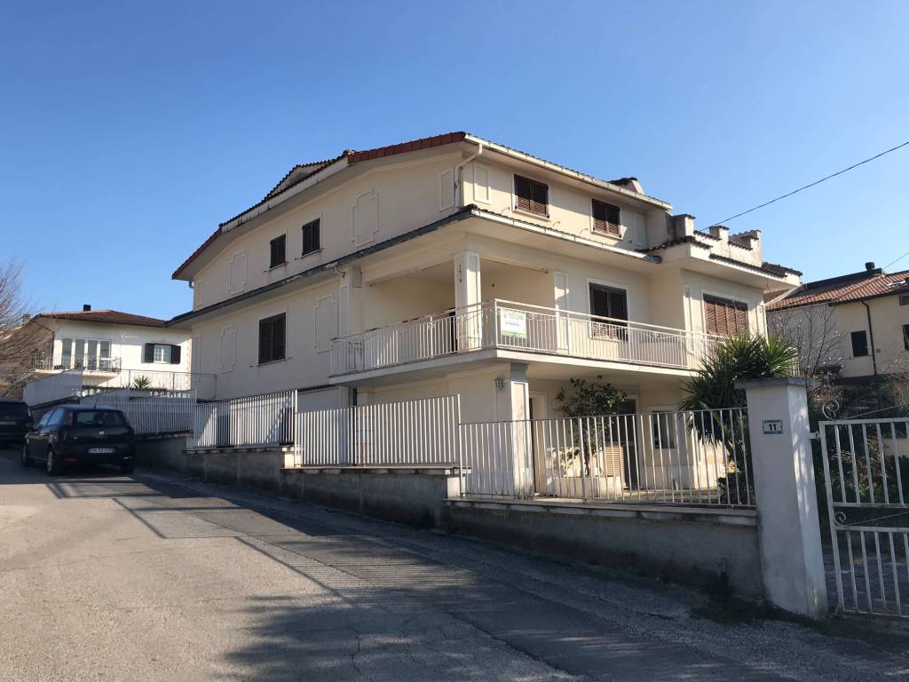 Sale Single family villa in via coletta 11 Cervaro. Good condition ...