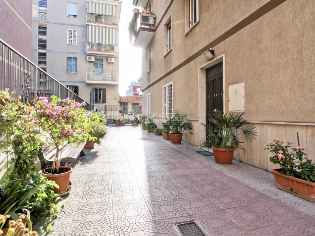 Sale Apartment Rome. 4-room flat in via dei Platani. New, ground floor ...