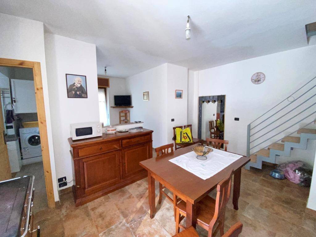 Sale Apartment Fenestrelle. 4-room flat in via Umberto I 35. Excellent ...