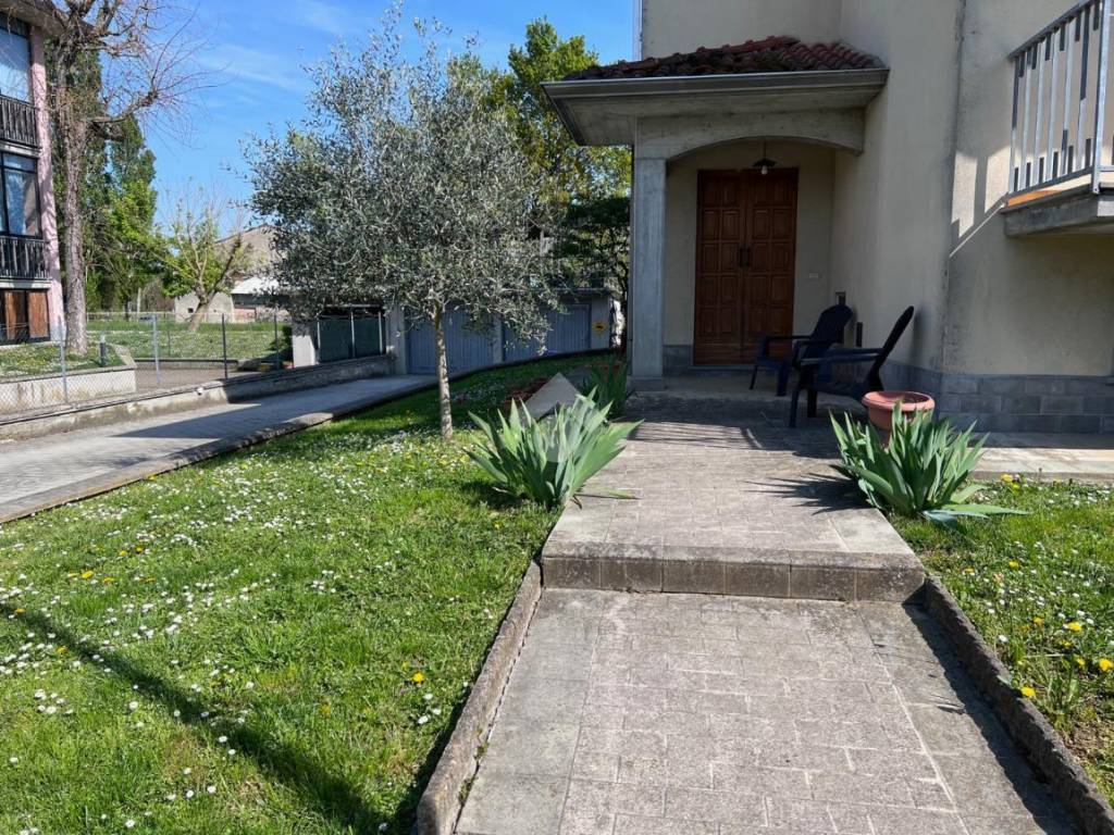 Vendita Appartamento San Secondo Parmense. Trilocale in Str Privata Isola.... Buono stato Vendita Appartamento San Secondo Parmense. Trilocale in Str Privata Isola.... Buono stato