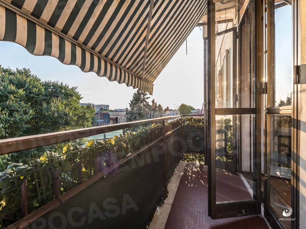 Sale Apartment Modena. 3room flat in via RESPIGHI 143. Good condition