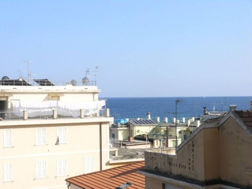 appartamento in vendita ad Alassio