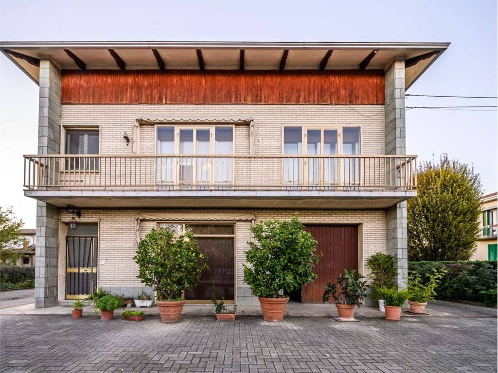 casa indipendente in vendita a Fontevivo in zona Ponte Taro