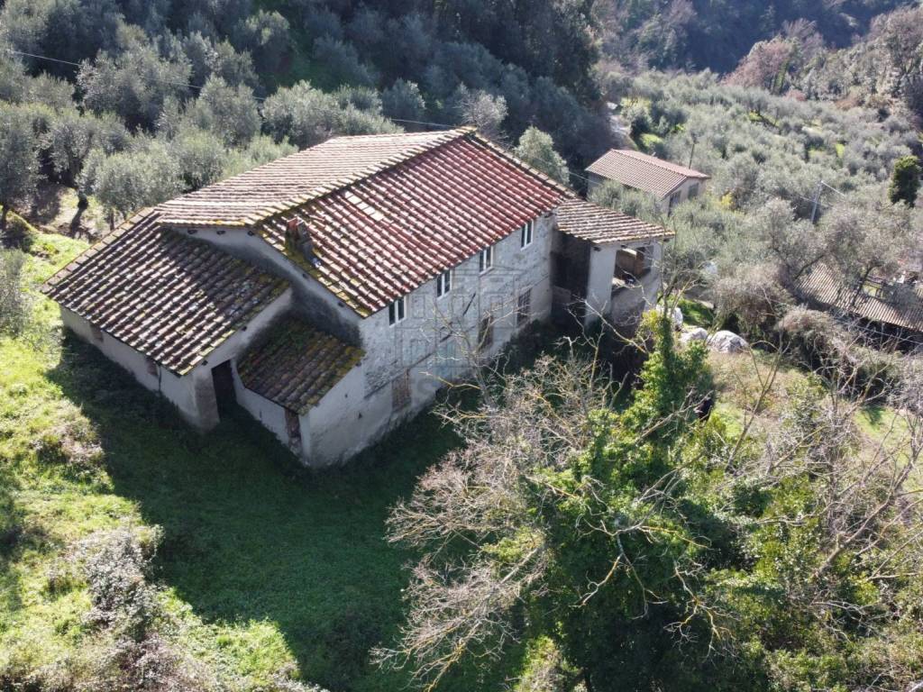 casa indipendente in vendita a Lucca in zona Centro Città