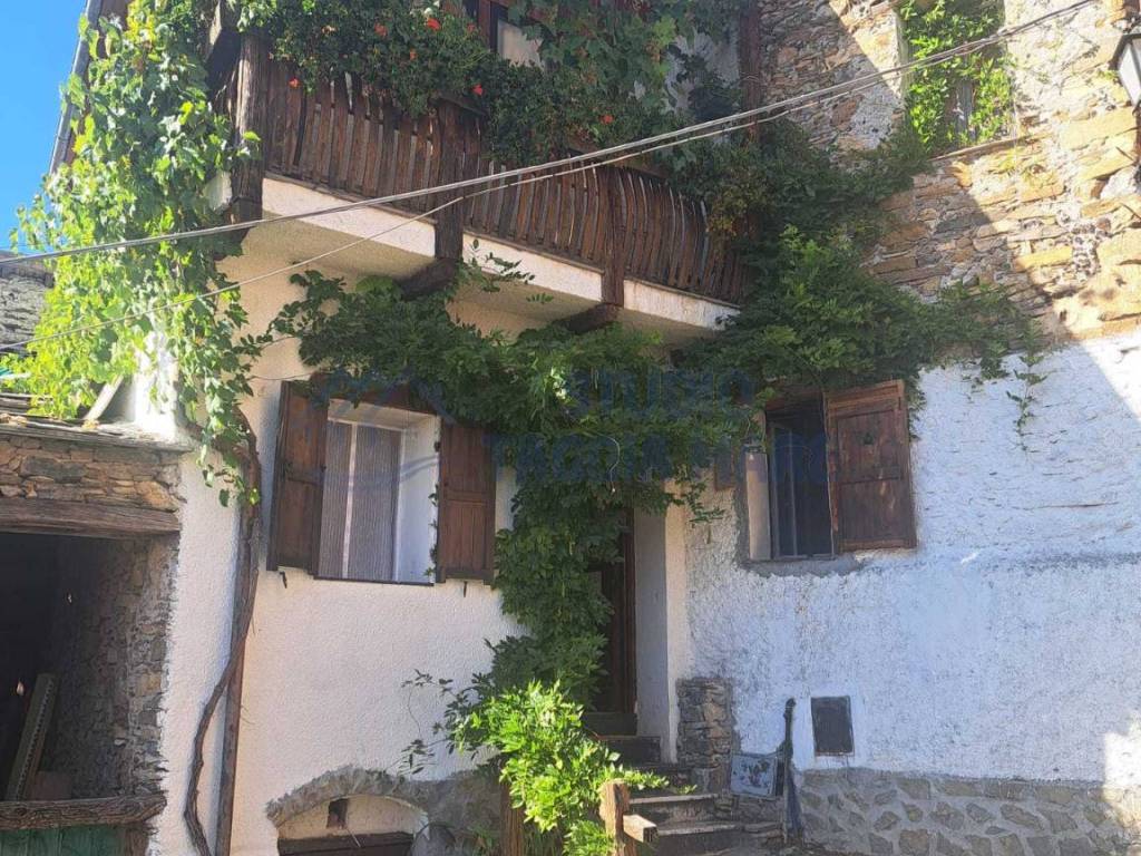 appartamento in vendita a Molini di Triora in zona Andagna