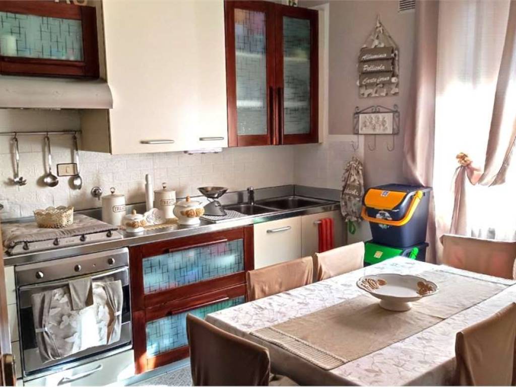 appartamento in vendita a Massa in zona Quercioli