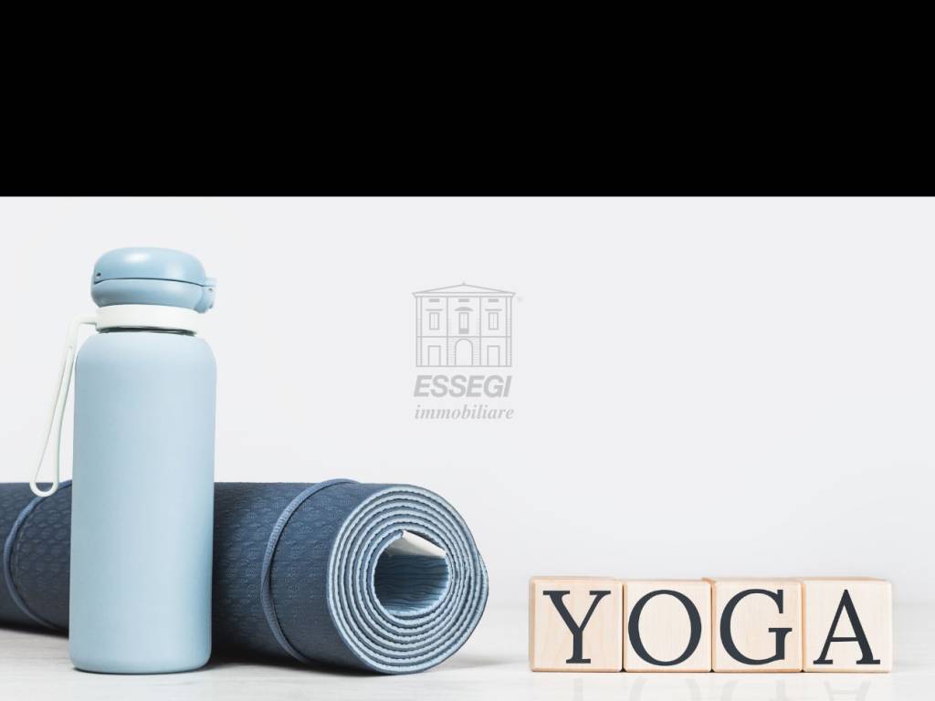 locale commerciale in vendita a Lucca