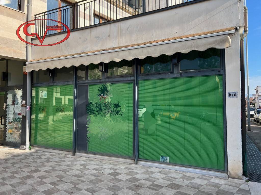 negozio in vendita a Montevarchi