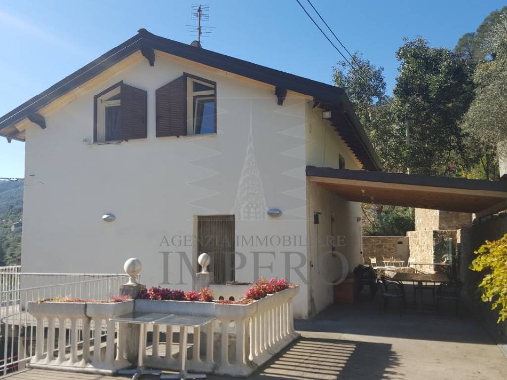 casa indipendente in vendita a Dolceacqua