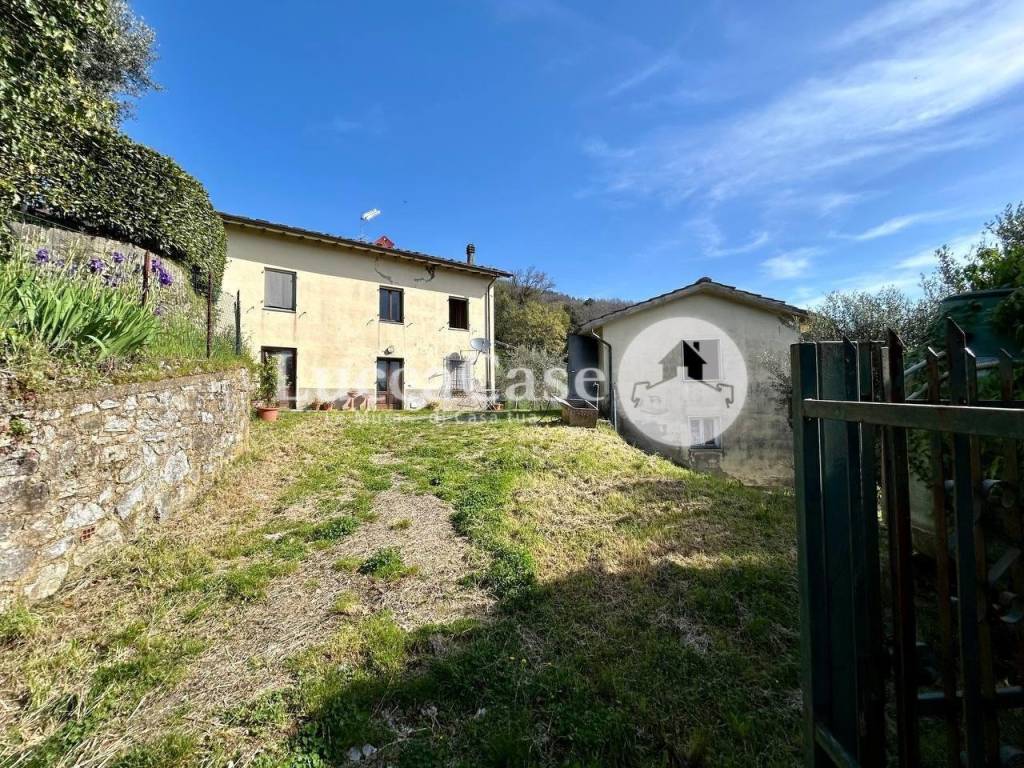 casa indipendente in vendita a Camaiore