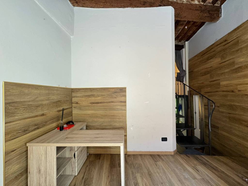 negozio in vendita a Pistoia in zona Centro Città