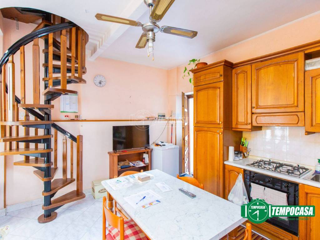 appartamento in vendita a Busto Arsizio in zona Borsano