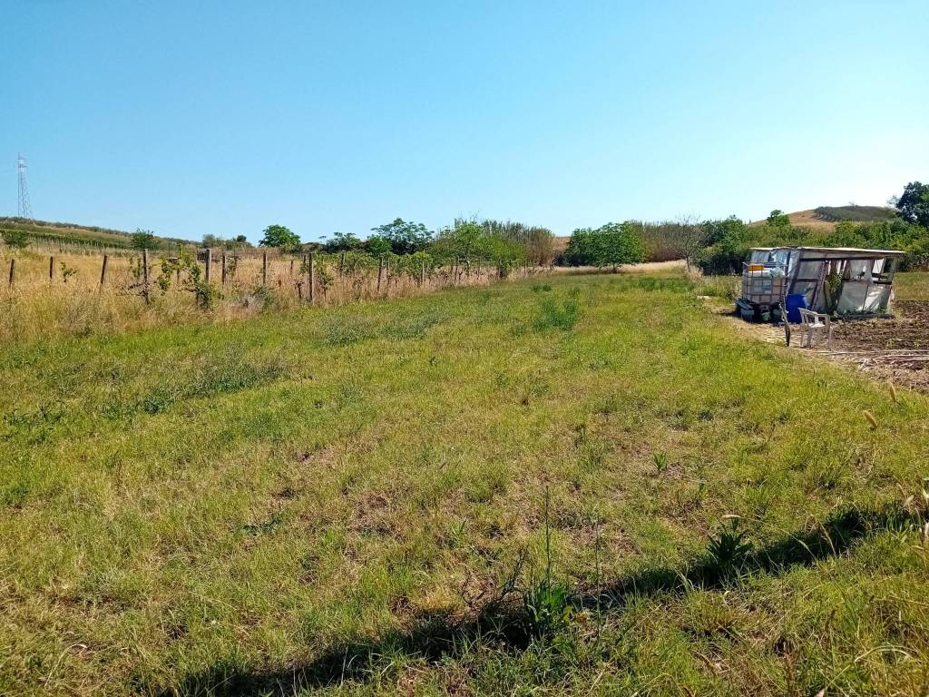 terreno edificabile in vendita ad Alanno in zona Ticchione