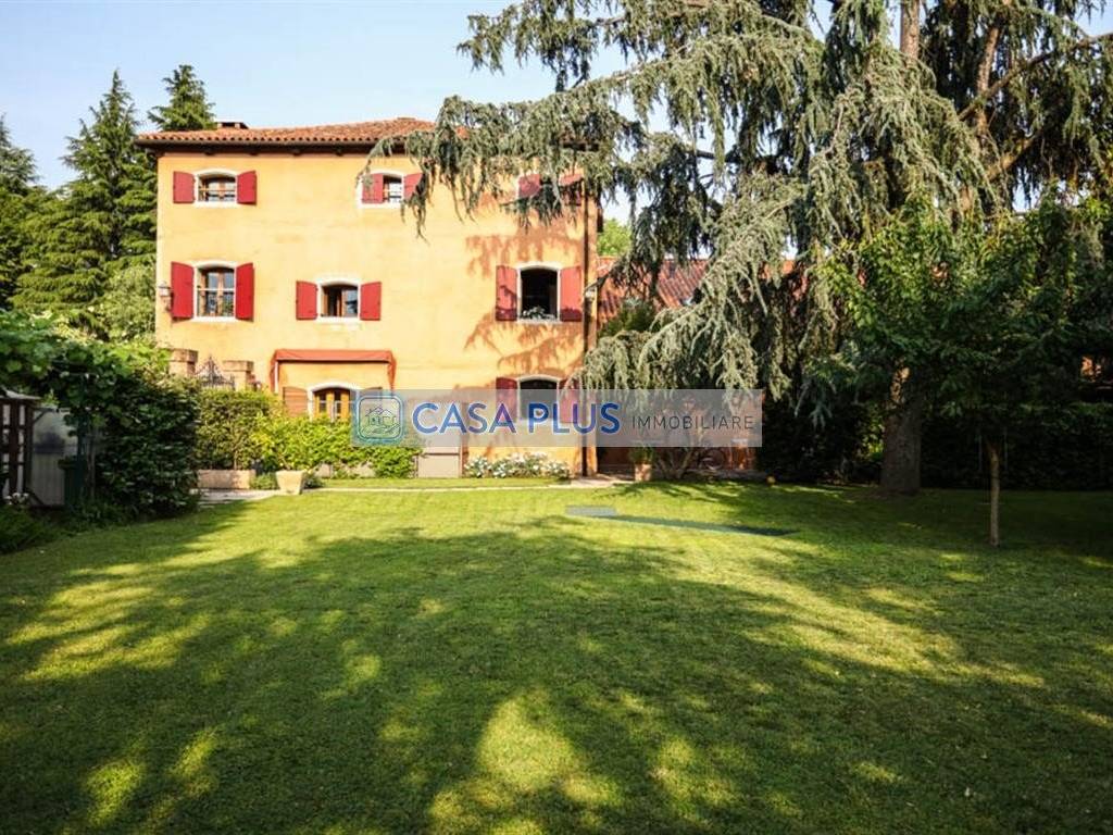 villa in vendita a Bassano del Grappa in zona Marchesane
