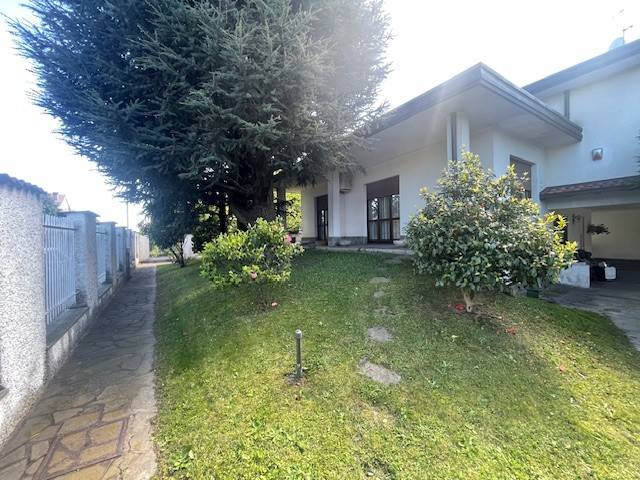 casa indipendente in vendita a Pregnana Milanese