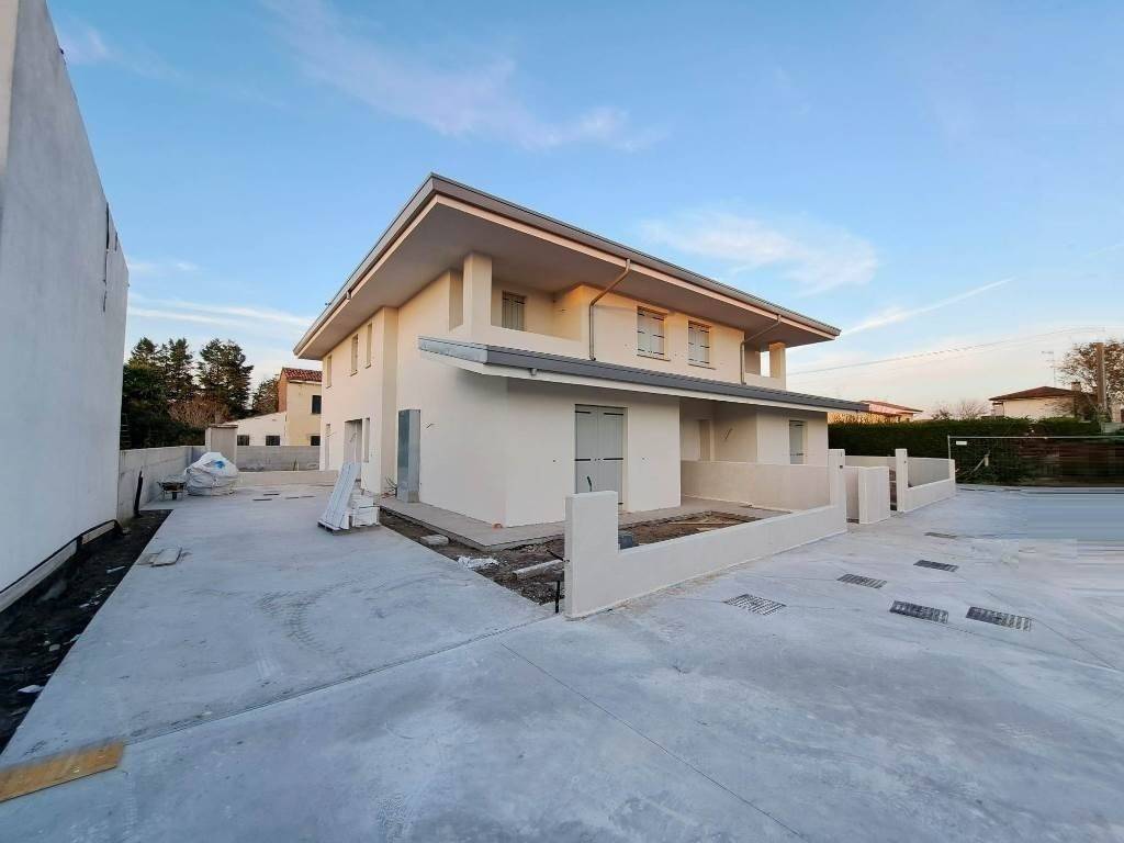 casa indipendente in vendita a Rovigo in zona Boara Polesine