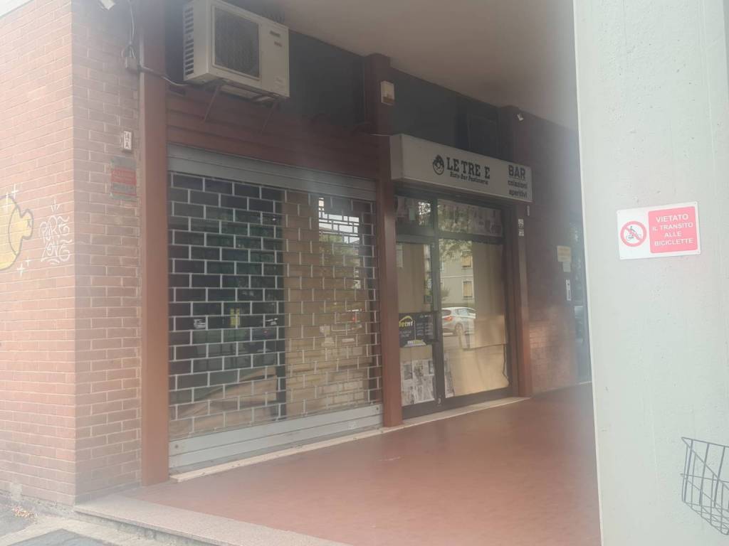 negozio in affitto a Reggio nell'Emilia in zona Mirabello