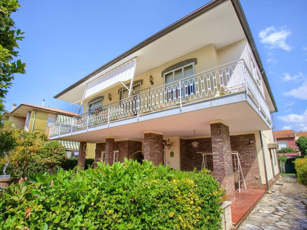 casa indipendente in vendita a Castagneto Carducci in zona Donoratico