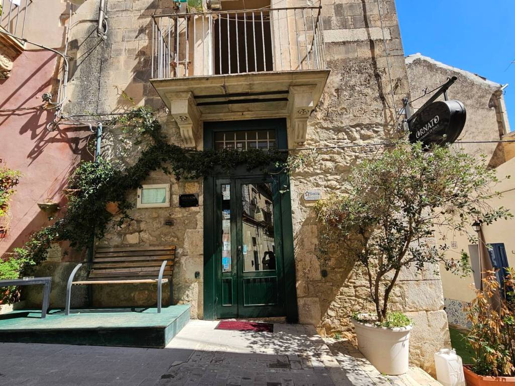 negozio in vendita a Modica in zona Modica Bassa
