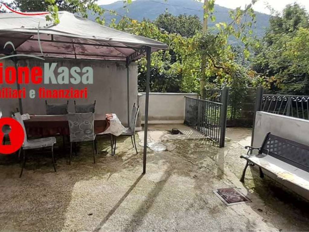 intera palazzina in vendita a San Felice a Cancello