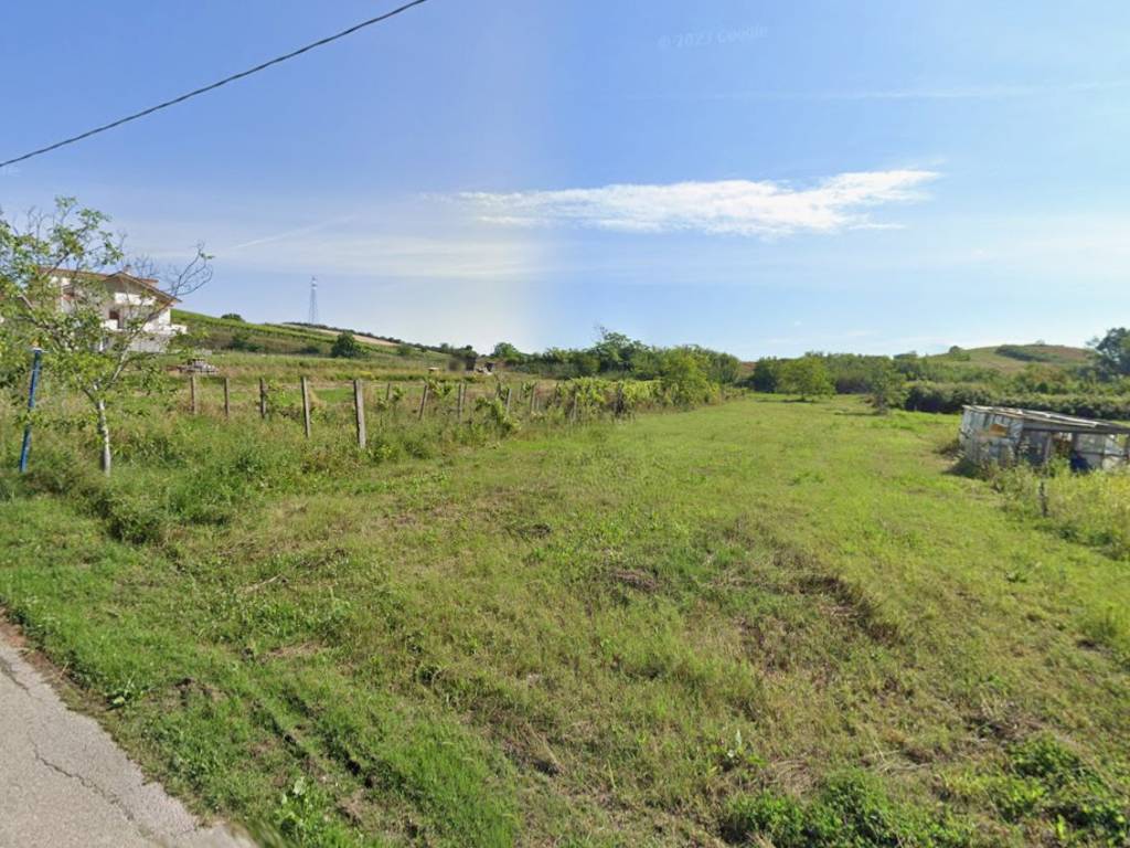 terreno edificabile in vendita ad Alanno
