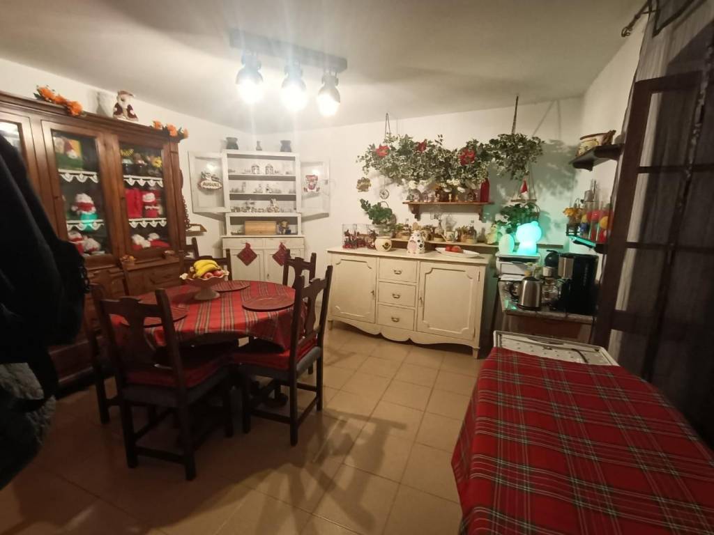 casa indipendente in vendita a Carrara in zona Bergiola