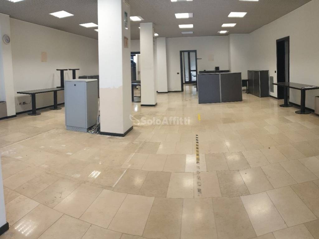 negozio in affitto a Legnago in zona Porto
