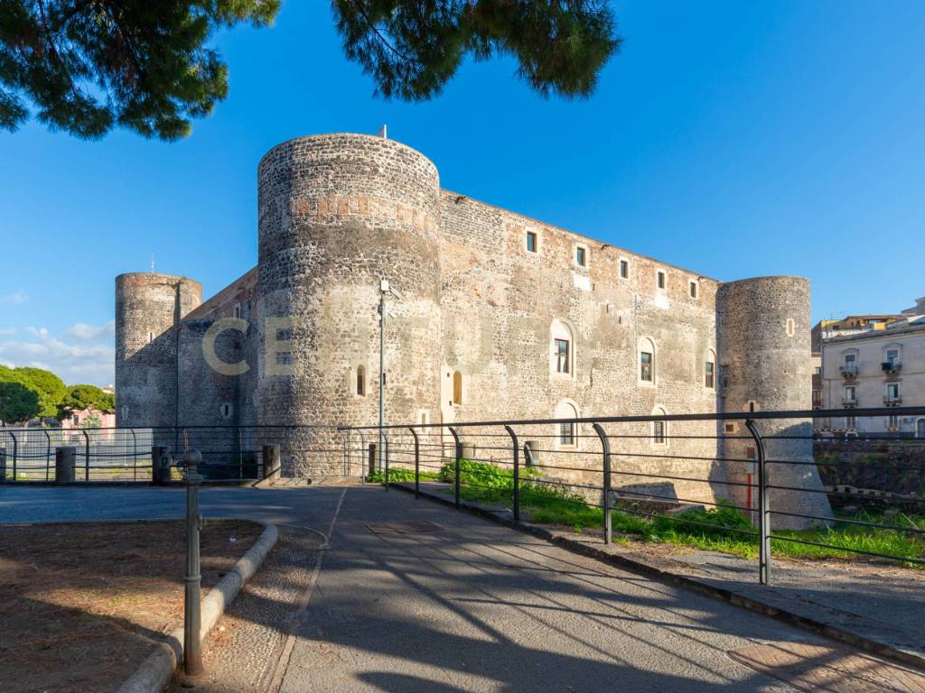 negozio in vendita a Catania in zona Centro Storico