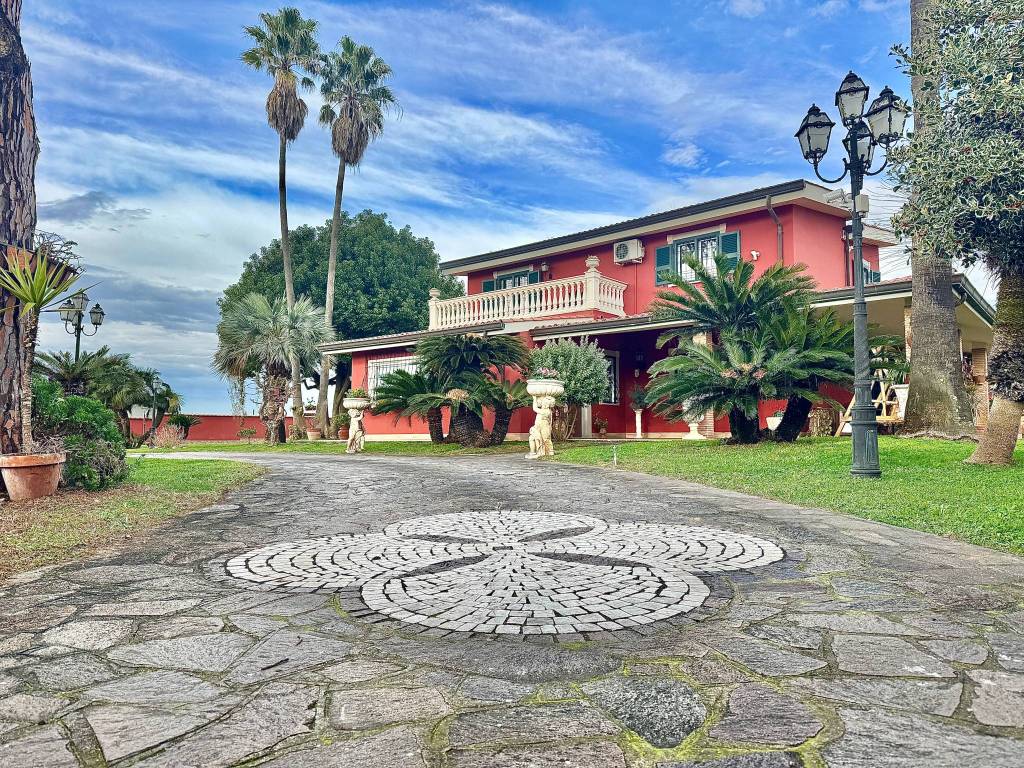 casa indipendente in vendita a Nettuno