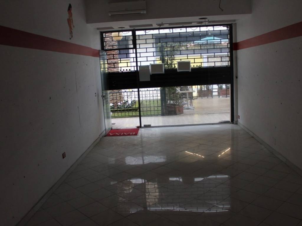 locale commerciale in vendita a Massa in zona Centro Storico