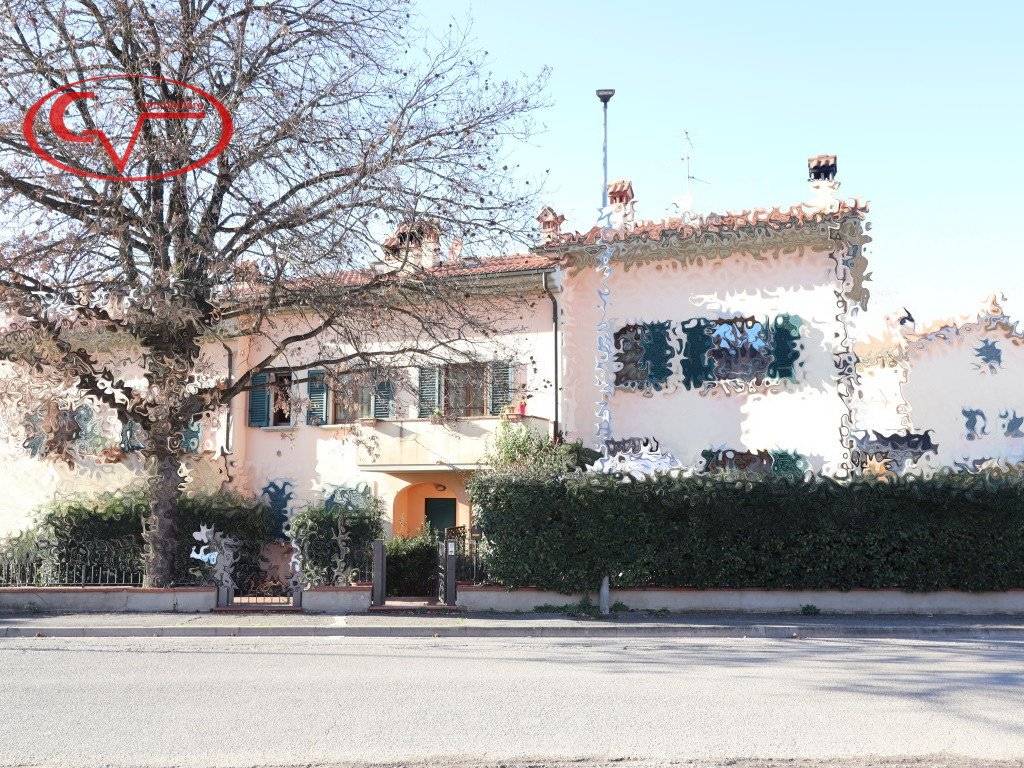 casa indipendente in vendita a Bucine