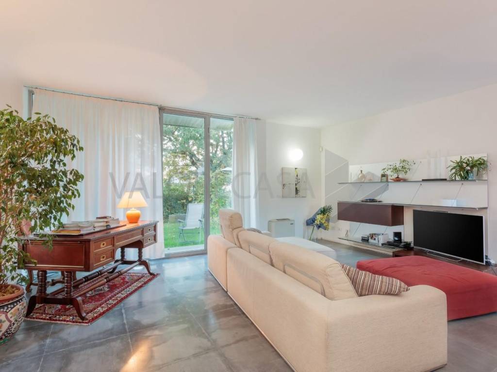 casa indipendente in vendita a Carrara in zona Fossone