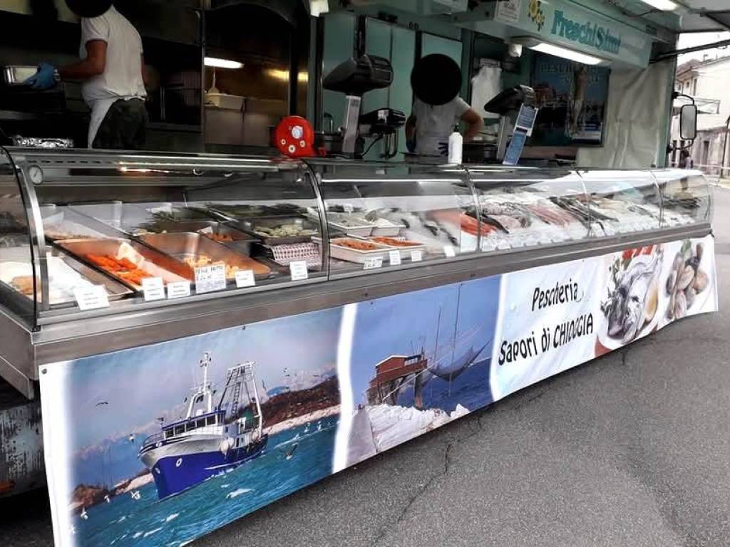 negozio in vendita a Chioggia in zona Sottomarina