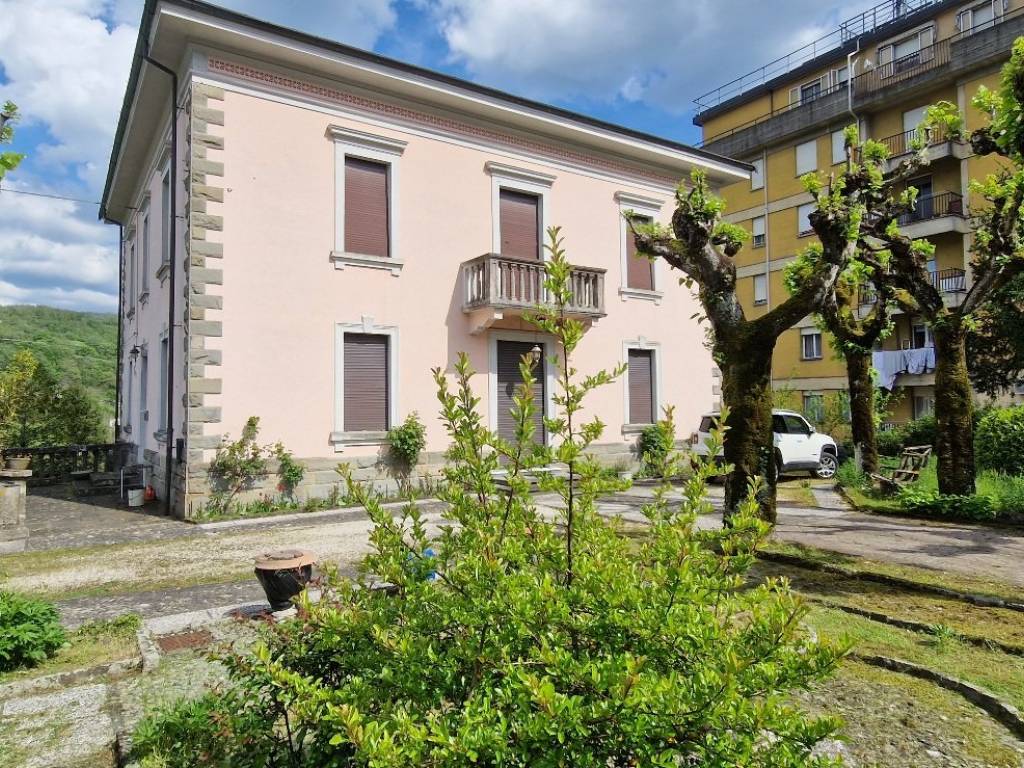 casa indipendente in vendita ad Alto Reno Terme in zona Ponte della Venturina