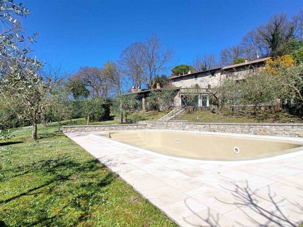 casa indipendente in vendita a Vicchio