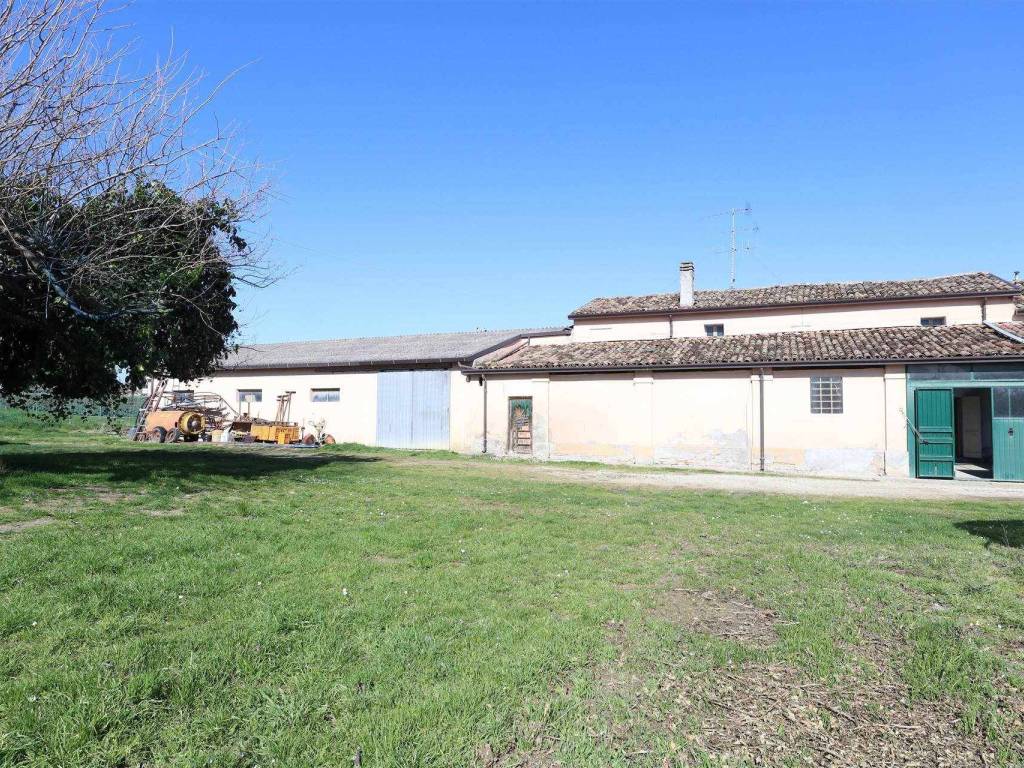 casa indipendente in vendita a Longiano in zona Ponte Ospedaletto