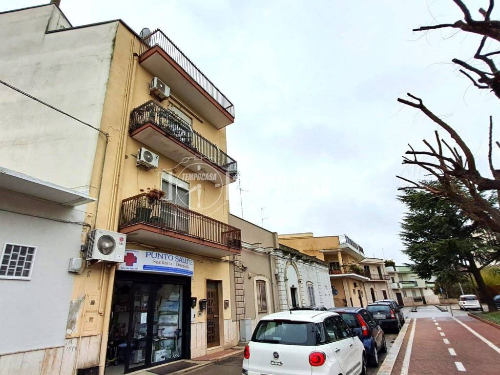 appartamento in vendita ad Adelfia in zona Canneto