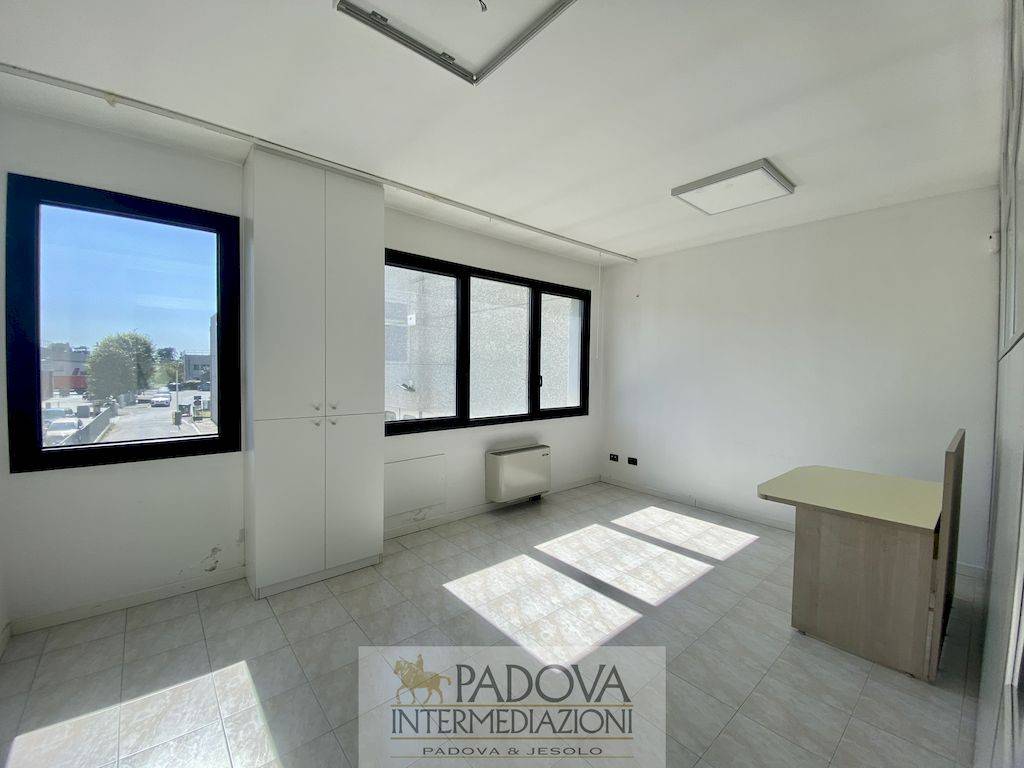 ufficio in affitto a Limena