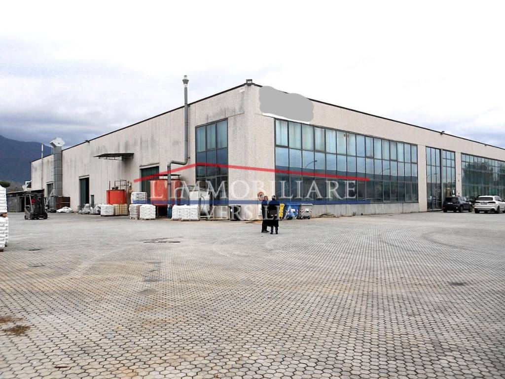 terreno edificabile in vendita a Massa in zona Marina di Massa