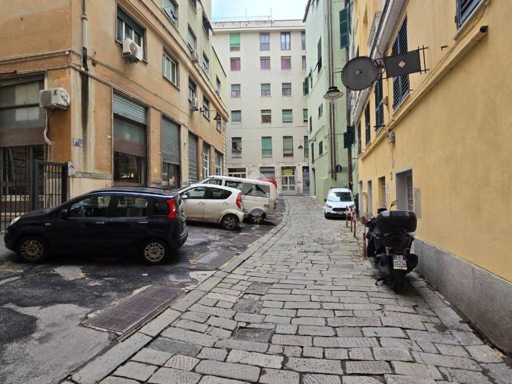 appartamento in vendita a Genova in zona Lagaccio / Granarolo