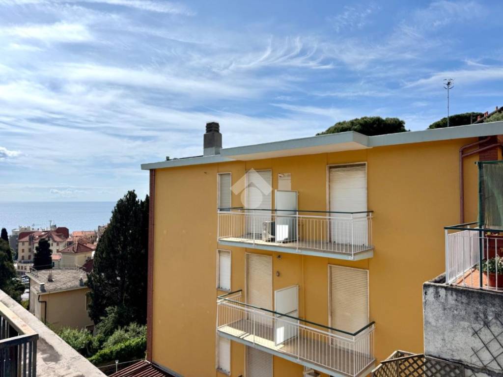 appartamento in vendita ad Alassio