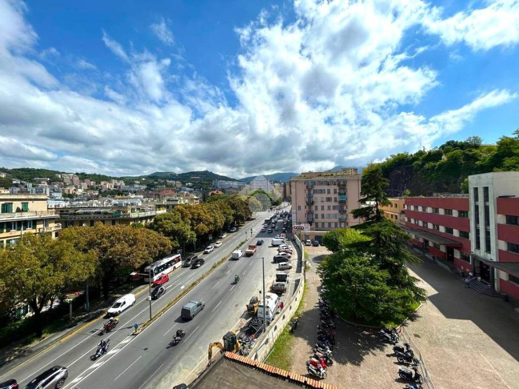 appartamento in vendita a Genova in zona Sturla