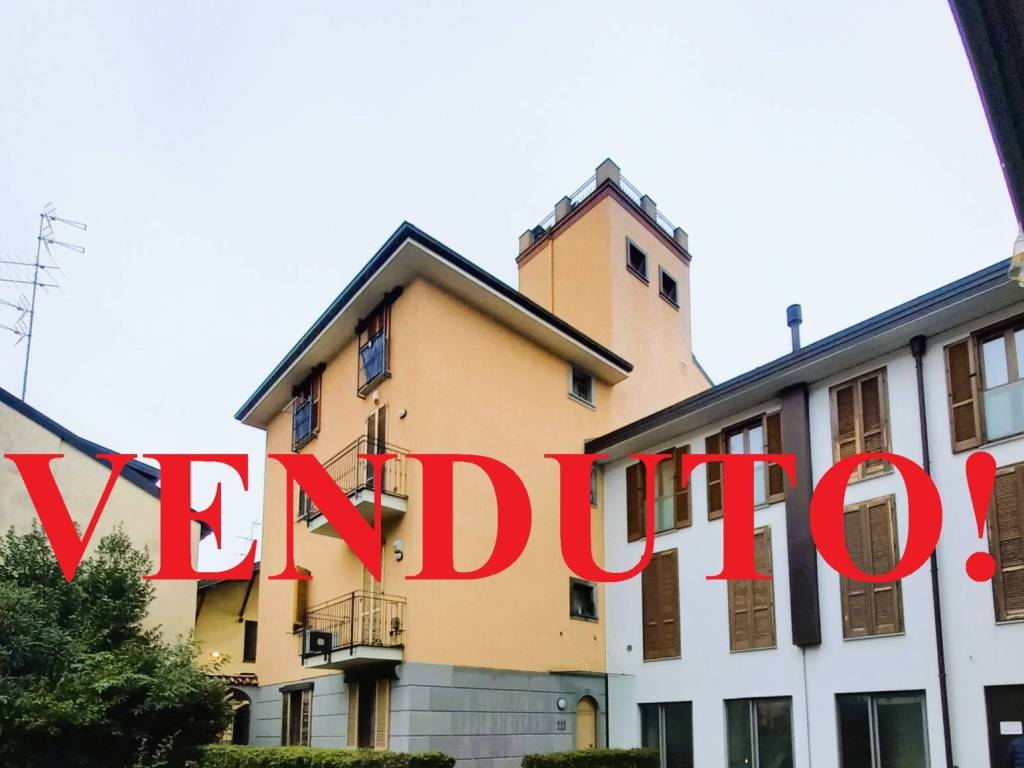 appartamento in vendita ad Agrate Brianza in zona Omate